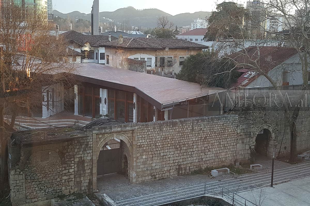 Përfundon ndërtimi brenda kalasë së Tiranës, me shkelje ligjore